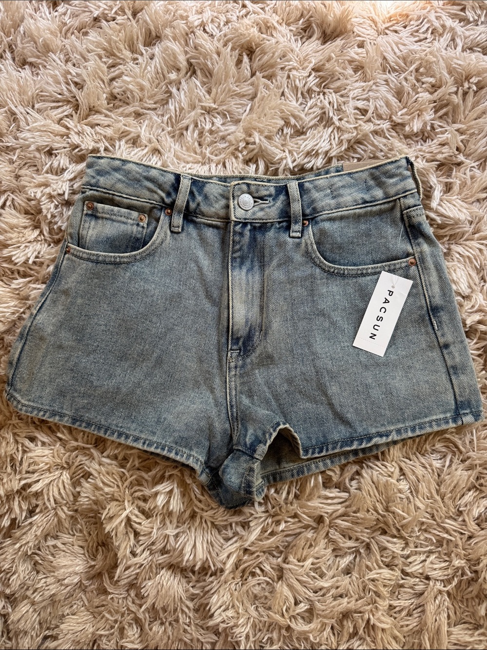 NWT PacSun Classic High-Rise Light Wash Denim Shorts 26